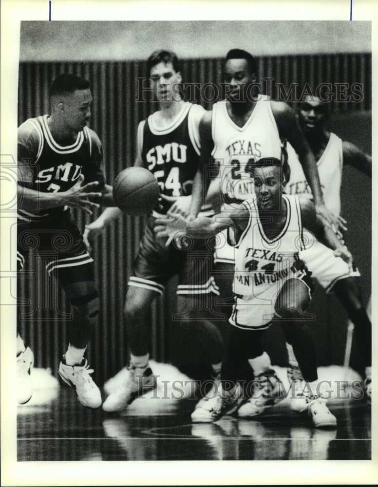 1991 Press Photo Texas-San Antonio and Southern Methodist play college hoops- Historic Images