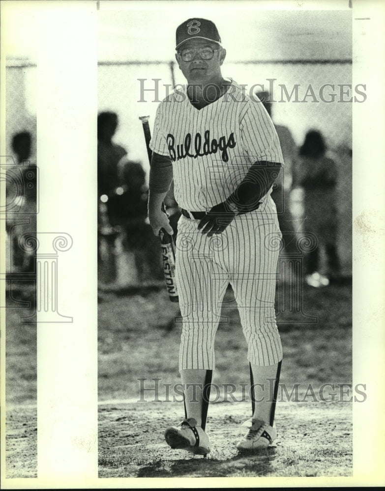 1989 Press Photo Earl Byerley, Head Bandera Bulldogs Baseball Coach - sas04500- Historic Images