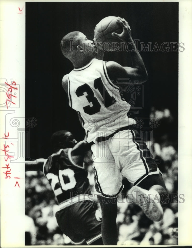 1992 Press Photo Ronnie Ellison, University Texas San Antonio Basketball Player- Historic Images