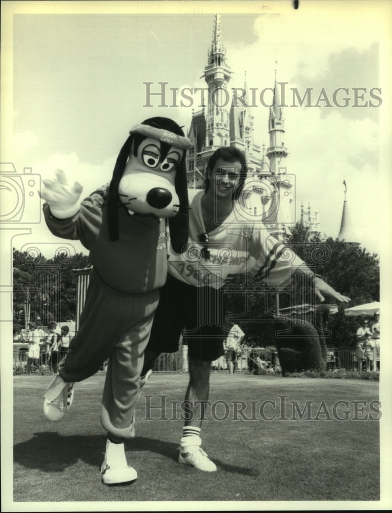 1988 Press Photo Olympian Brian Boitano guest stars in Disney Special with Goofy- Historic Images