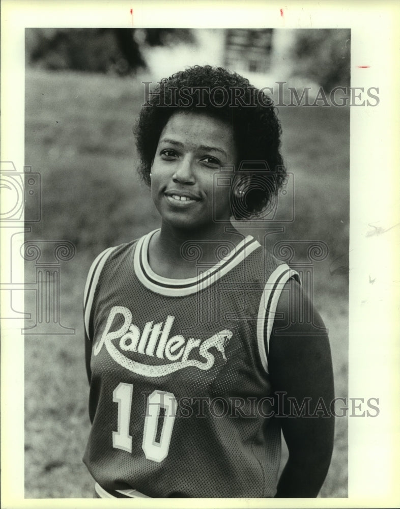 1988 Press Photo Linda Gladney, St. Mary&#39;s Rattlers, College Basketball- Historic Images