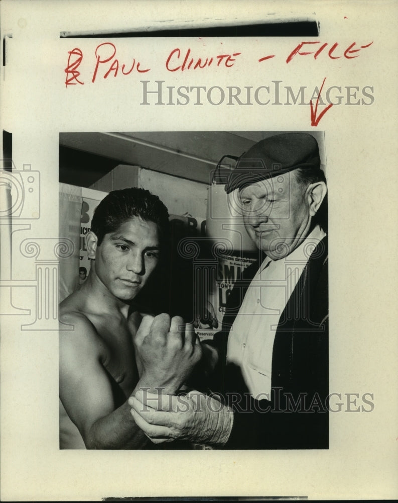 Press Photo Boxer Paul Clinte - sas04943- Historic Images