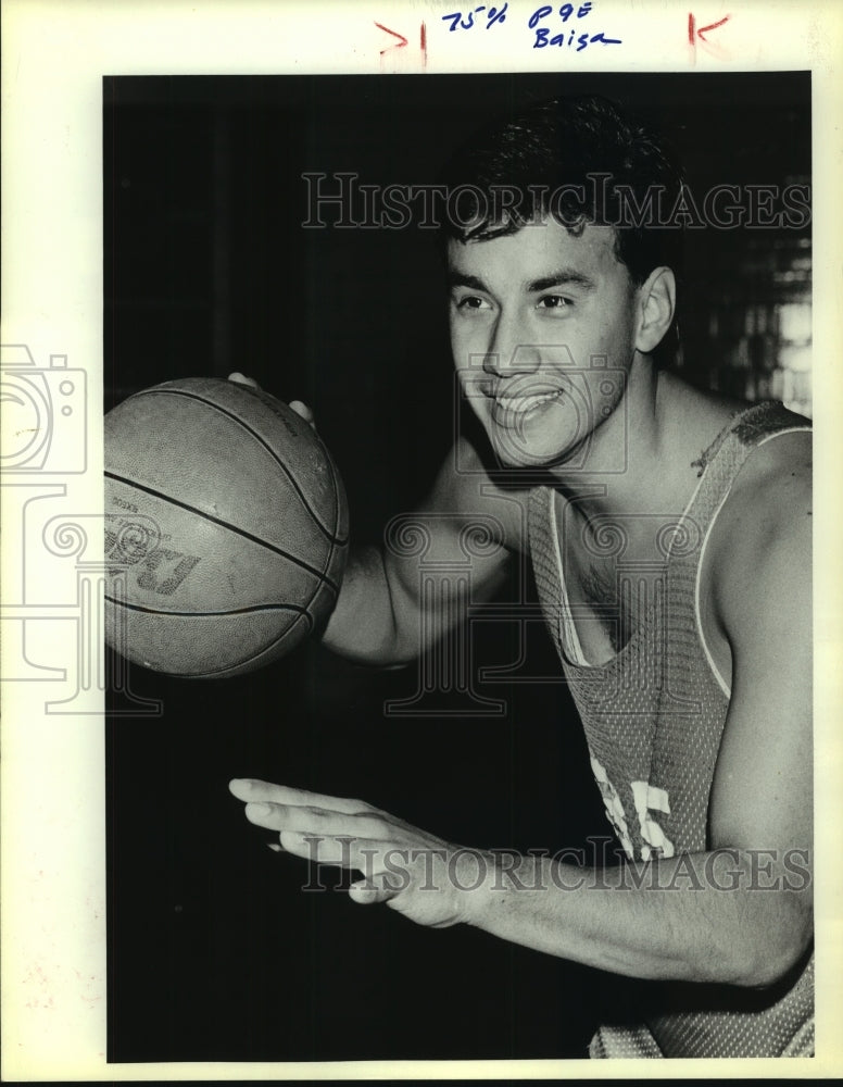 1987 Press Photo Roland Baiza, Incarnate Word Basketball Player - sas04957- Historic Images