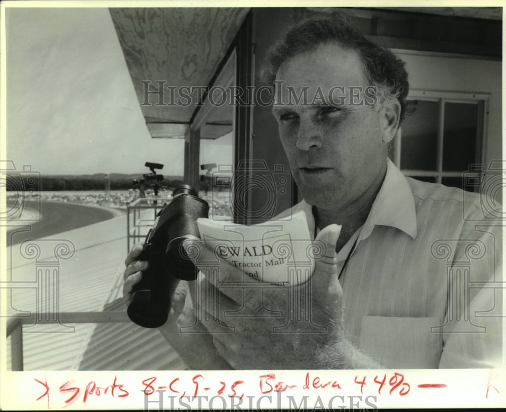 1990 Press Photo Don Alexander, Bandera Downs Announcer - sas05523- Historic Images