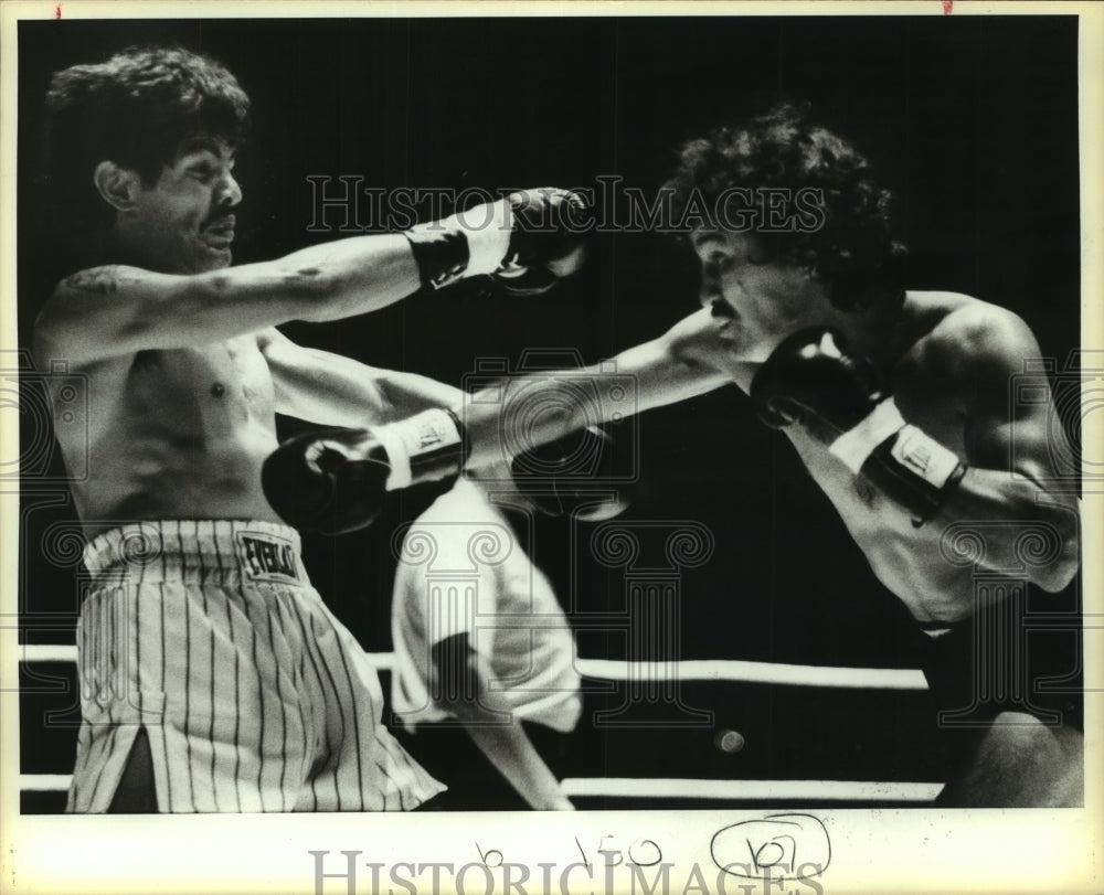 1983 Press Photo Boxer Mike Ayala in the Ring with Oppenent - sas05536- Historic Images