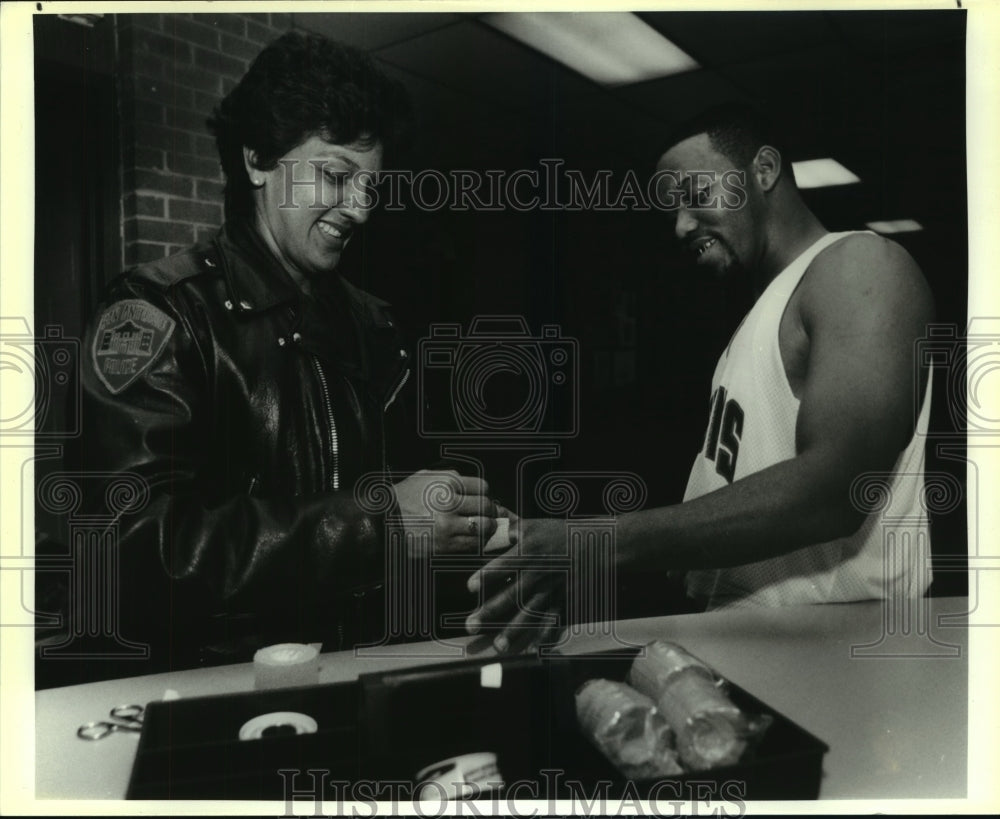 1993 Press Photo Midnight Basketball League Player and Trainer at Alamo YMCA- Historic Images