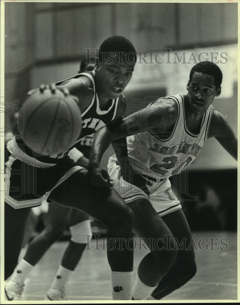 1985 Press Photo Southwest Texas and Texas-San Antonio play college basketball- Historic Images