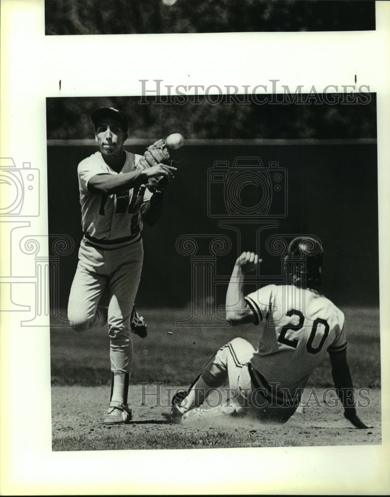 1988 Press Photo David Ortiz & Steve Splittstoesser College Baseball Game Action- Historic Images