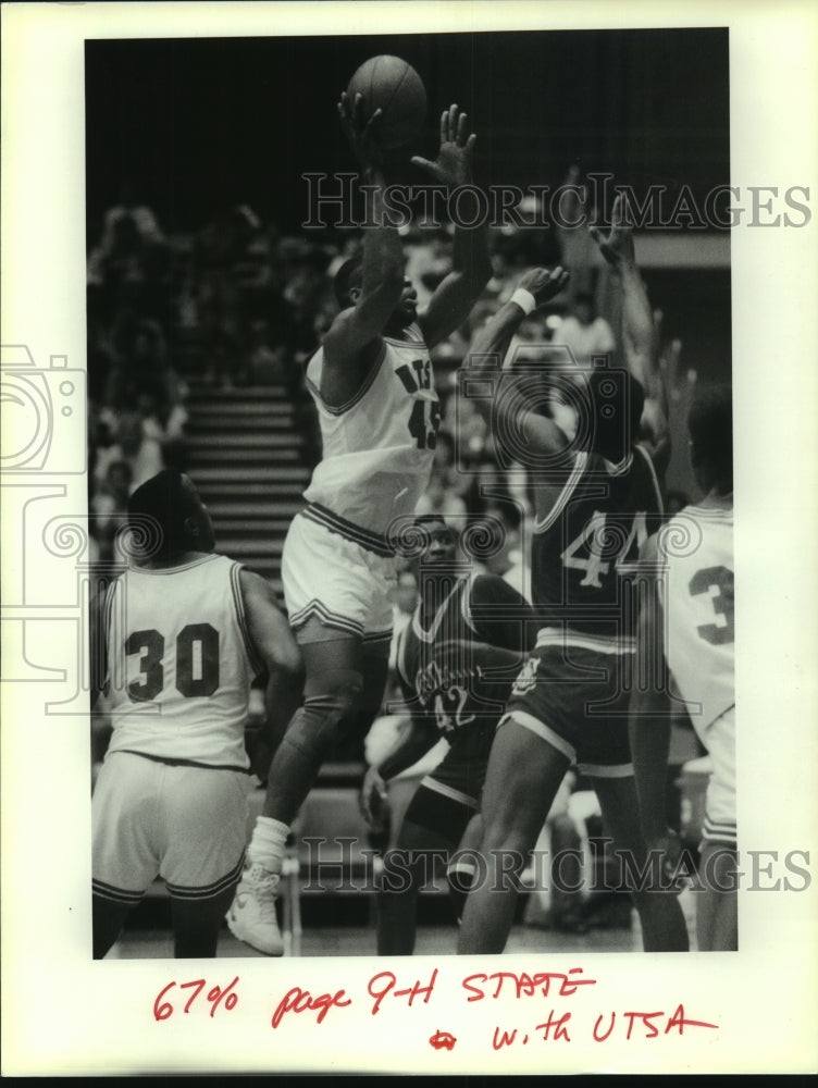 1989 Press Photo Bruce Wheatley &amp; Byron Steward, College Basketball - sas06169- Historic Images