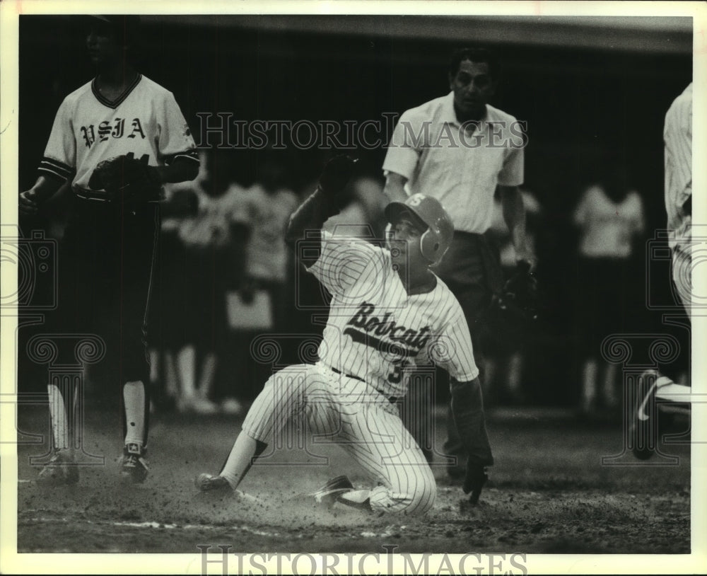 1987 Press Photo College Baseball Player Mauro Gonzales Safe at Home Plate- Historic Images