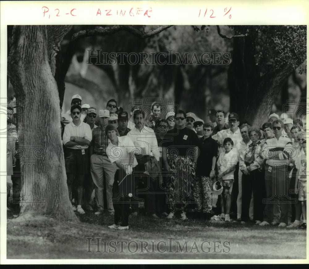 1991 Press Photo Golfer Paul Azinger at Texas Open with On Lookers - sas06685- Historic Images