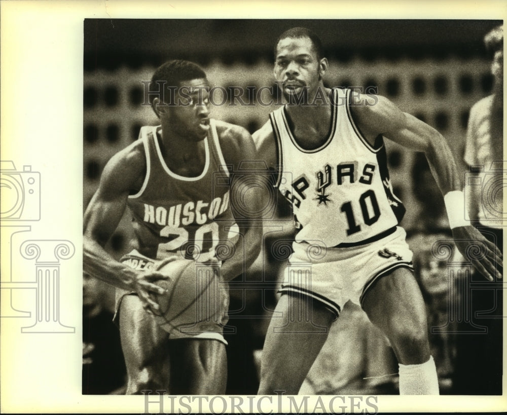Press Photo Ron Brener, Basketball Player at Houston Versus Spurs Game- Historic Images