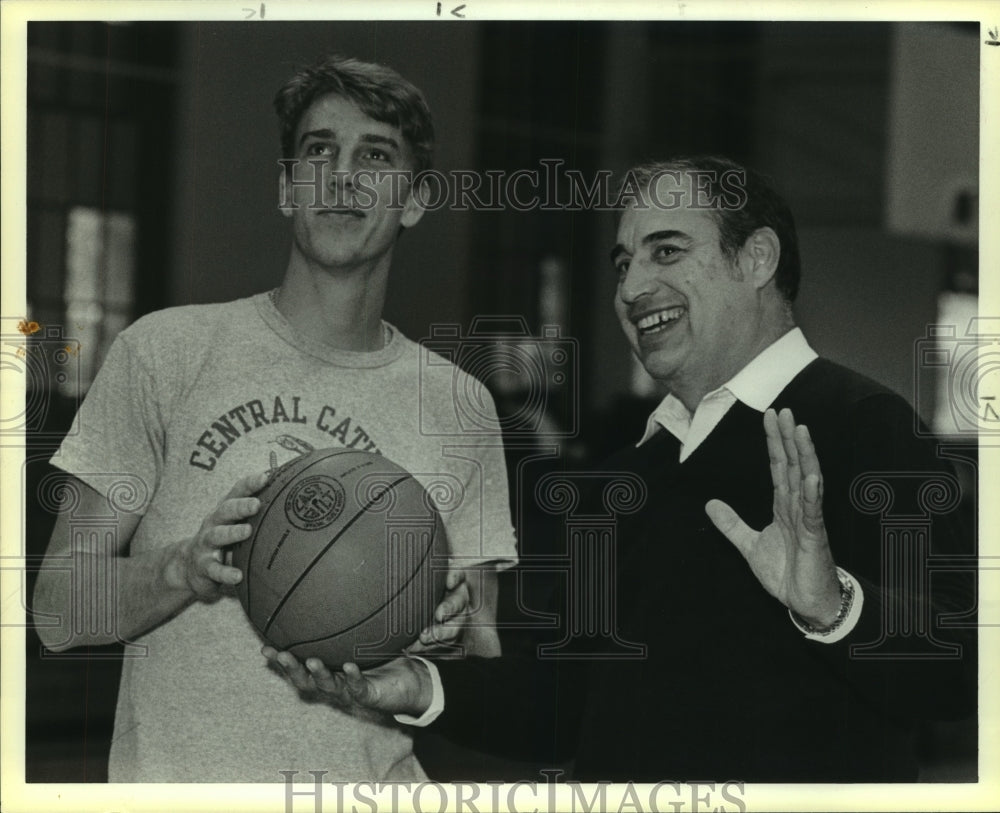 1989 Press Photo Coach Joe Cortez with Basketball Player Joe Hannon - sas06797- Historic Images