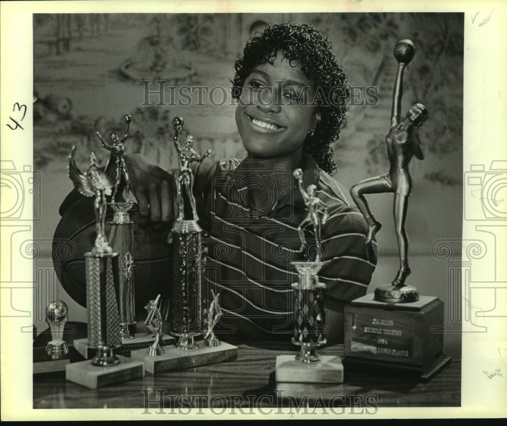 1985 Press Photo Clarissa Davis, Basketball Player with Trophies - sas06842- Historic Images