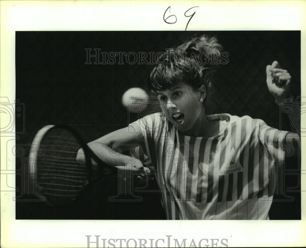 1988 Press Photo Laura Ritchey, College Tennis Player at Northern Hills ...
