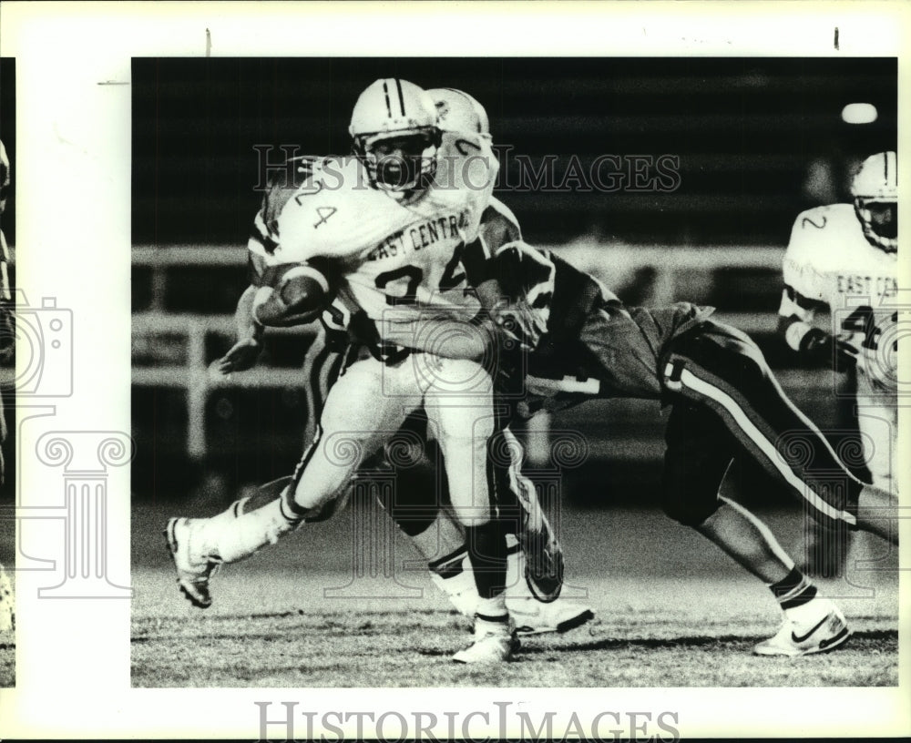 1989 Press Photo Greg Thomas, East Central Football Player at Madison Game- Historic Images