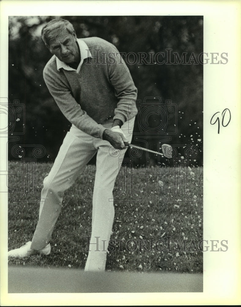 1987 Press Photo Golfer Buster Creagh attempts to qualify for a PGA senior event- Historic Images
