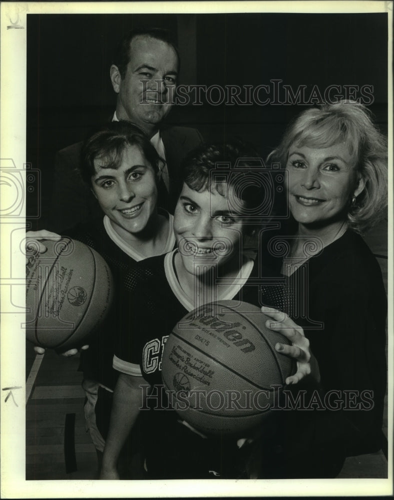 1988 Press Photo Gene Canavan, with Clark Basketball Player Daughters and Wife- Historic Images