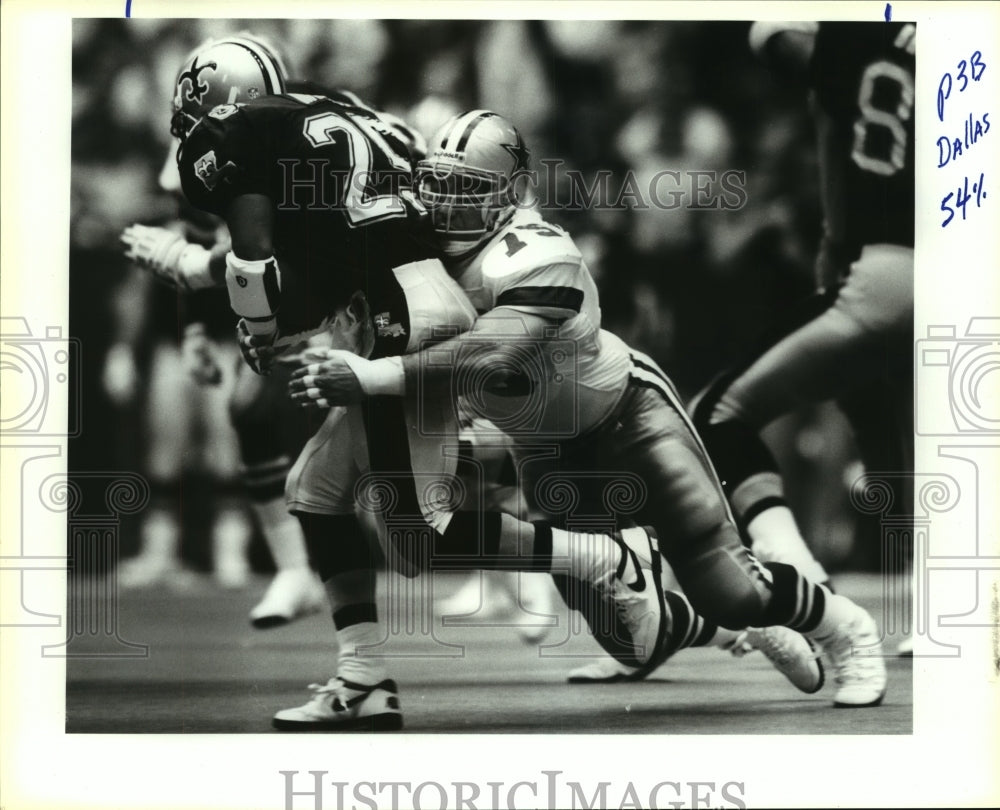 1991 Press Photo Tony Casillas, Dallas Cowboys Football Player at Saints Game- Historic Images