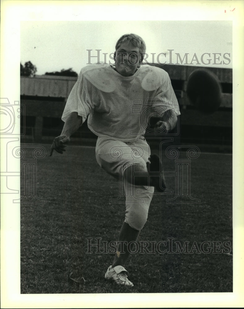 1987 Press Photo Trinity football player Brent Ogren - sas07528- Historic Images