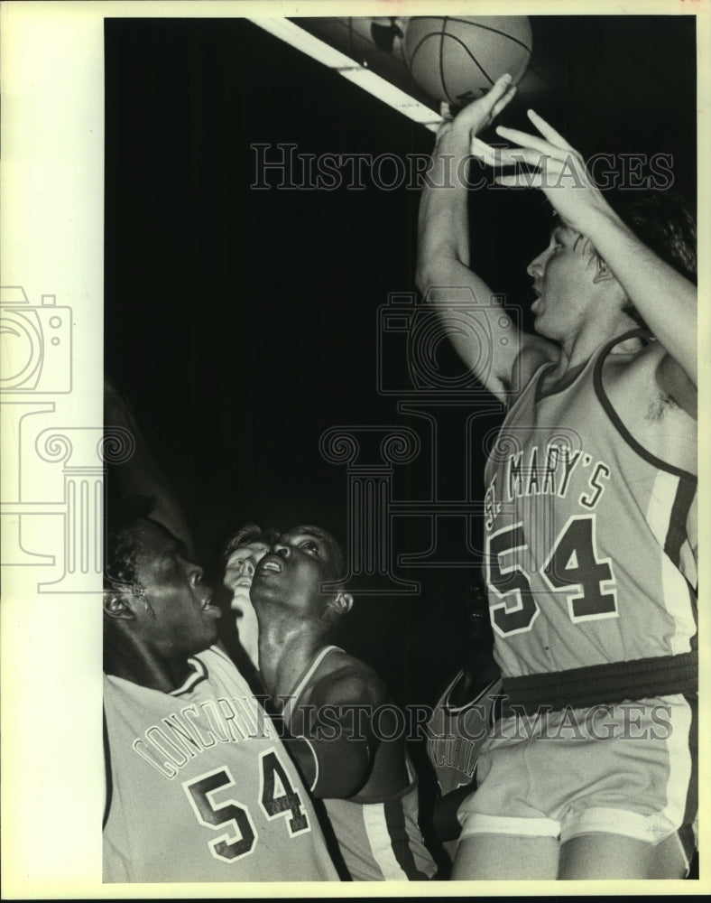 1984 Press Photo St. Mary's and Concordia Lutheran College Basektball Game- Historic Images