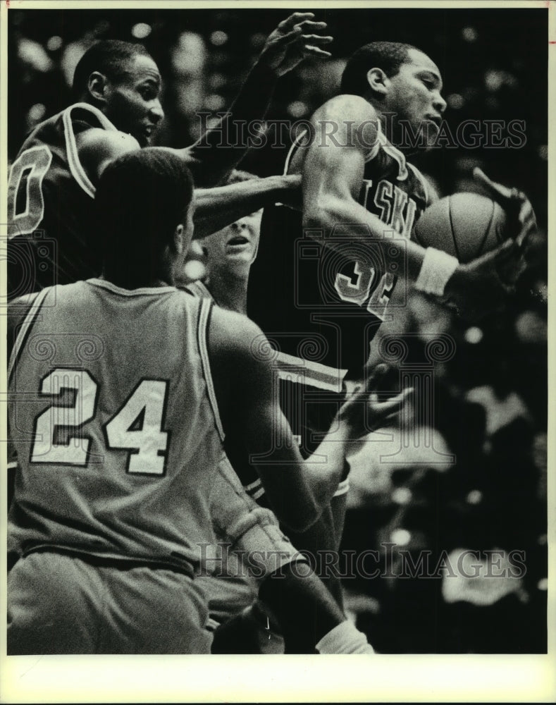 1987 Press Photo Houston Baptist University and San Antonio College Basketball- Historic Images