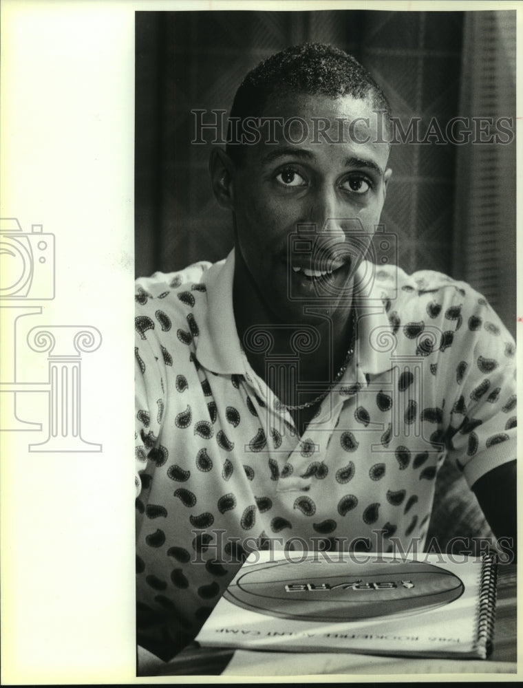 1986 Press Photo Johnny Dawkins, San Antonio Spurs Basketball Player at Marriott- Historic Images