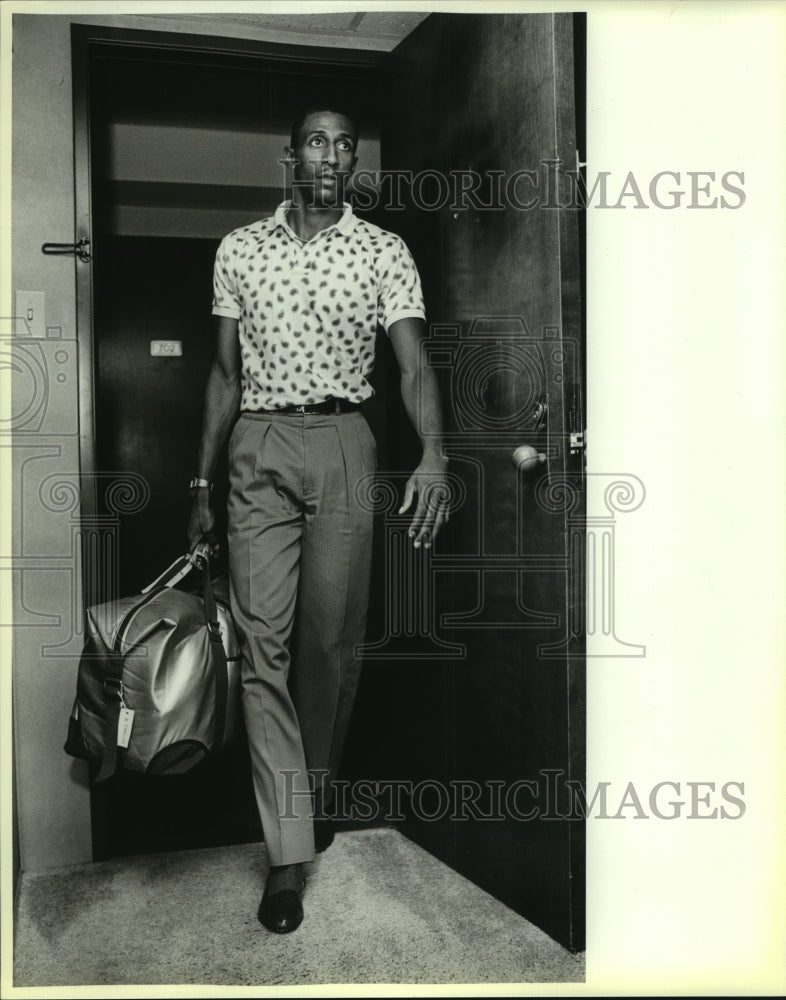 1986 Press Photo Johnny Dawkins, San Antonio Spurs Basketball Player at Marriott- Historic Images