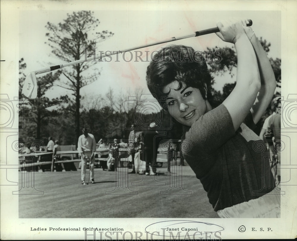 1971 Press Photo Golfer Janet Caponi of Ladies Professional Golf Association- Historic Images