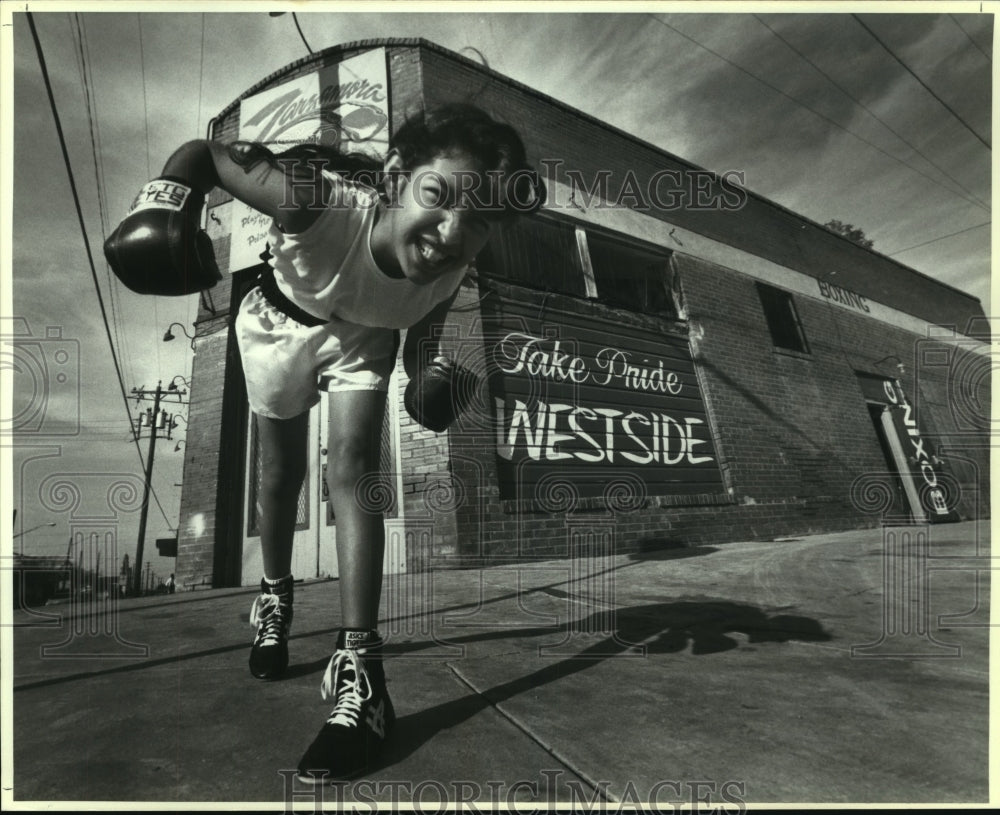 1994 Press Photo Ten Year Old Boxer Teresea Diaz at Zarzamora Street Gym- Historic Images