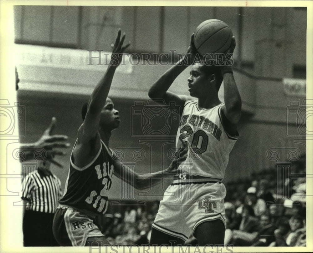 1984 Press Photo Ike Thornton, San Antonio College Basketball Player at Game- Historic Images