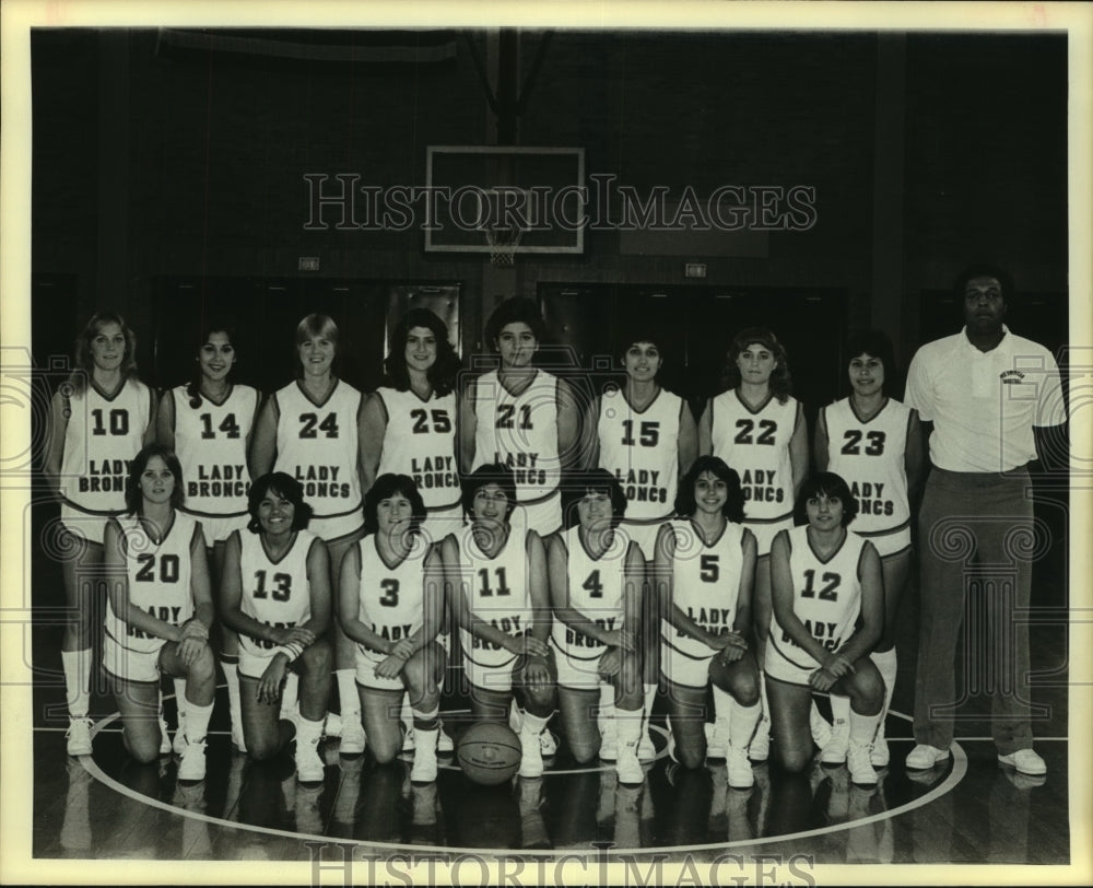 1982 Press Photo Pan Am University College Women&#39;s Basketball Team - sas07735- Historic Images