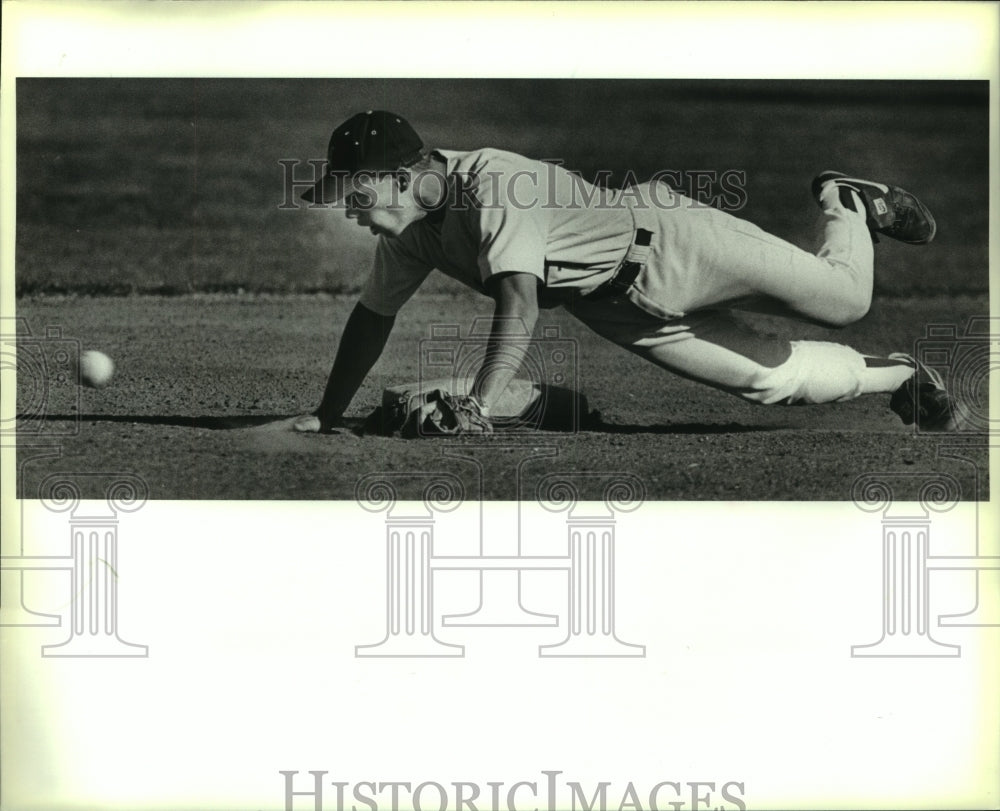 1988 Press Photo Kurt Putsche, MacArthur High School Baseball Player at Game- Historic Images