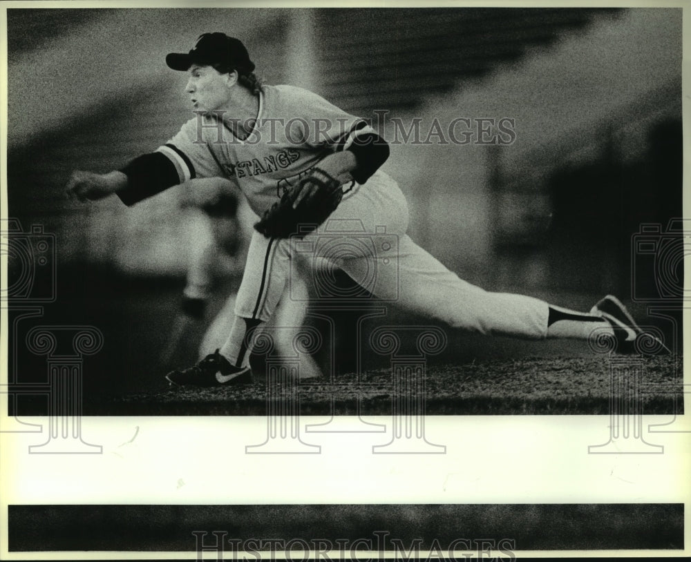 1987 Press Photo McAllen High baseball pitcher Richard Burnhart vs. MacArthur- Historic Images