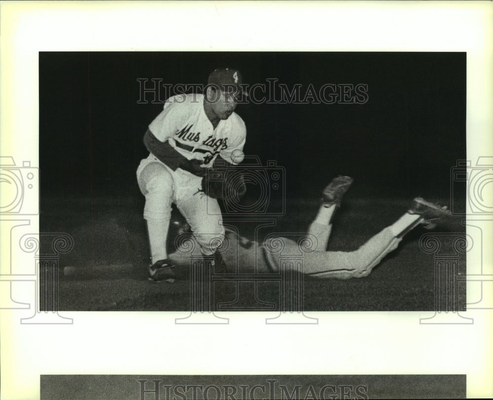 1988 Press Photo Holmes and Jay high schools play prep baseball - sas07826- Historic Images
