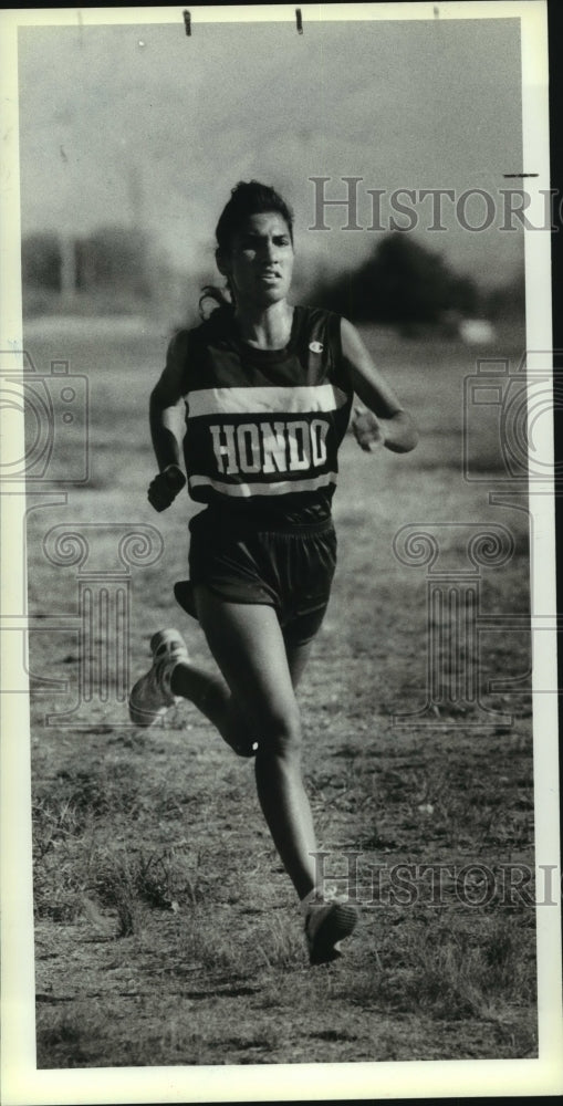 1989 Press Photo Hondo High cross-country runner Tabatha Garcia - sas07937- Historic Images