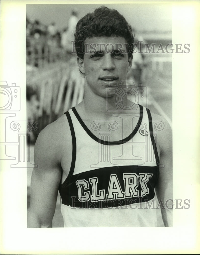 1989 Press Photo Clark High track athlete Angeleo Lieloglon - sas07945- Historic Images