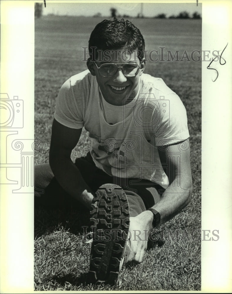 1988 Press Photo Chris Davis, Madison High School Track Runner - sas07979- Historic Images