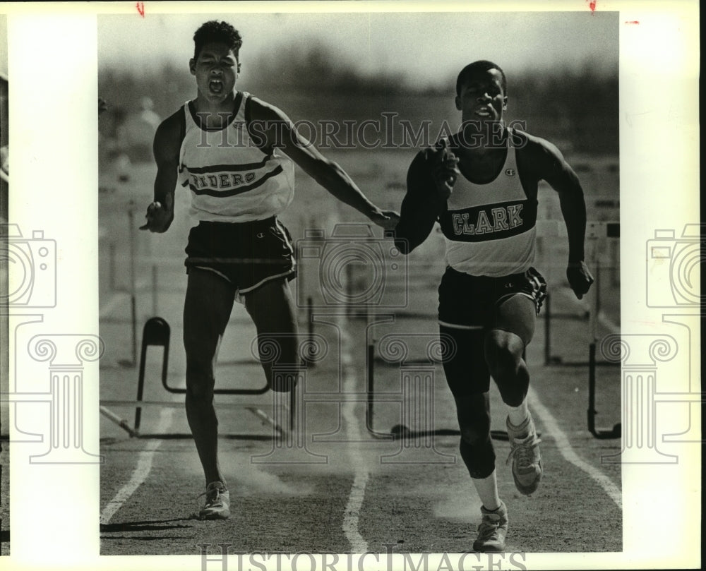 1989 Press Photo Roosevelt and Clark High School Track High Hurdle Runners- Historic Images