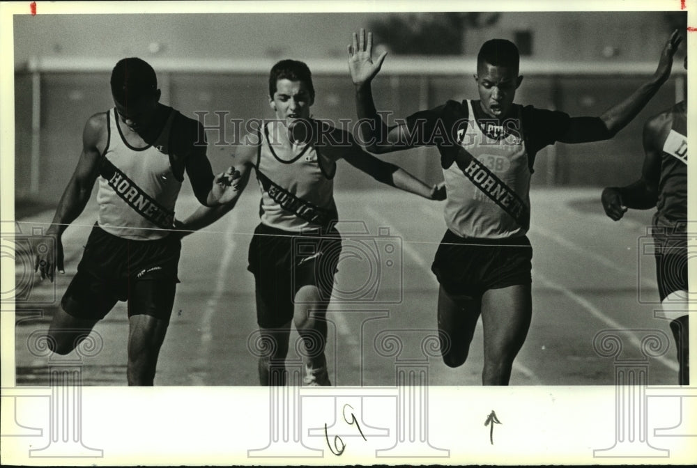 1989 Press Photo East Central High School Track Runners at Finish Line- Historic Images