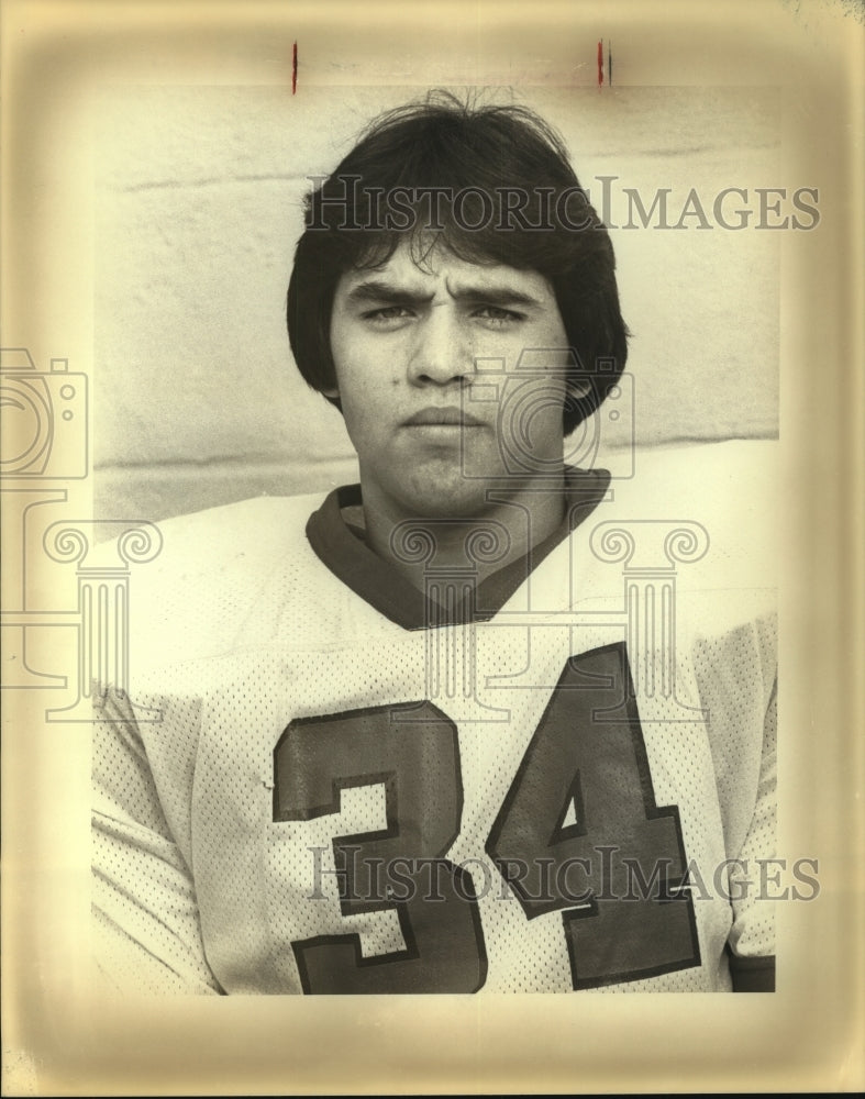 1982 Press Photo Mike Villanueva, McCollum High School Football Running Back- Historic Images