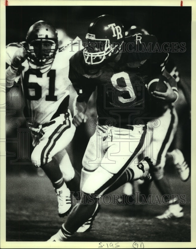 1983 Press Photo Roosevelt and Lee High School Football Players at Game- Historic Images