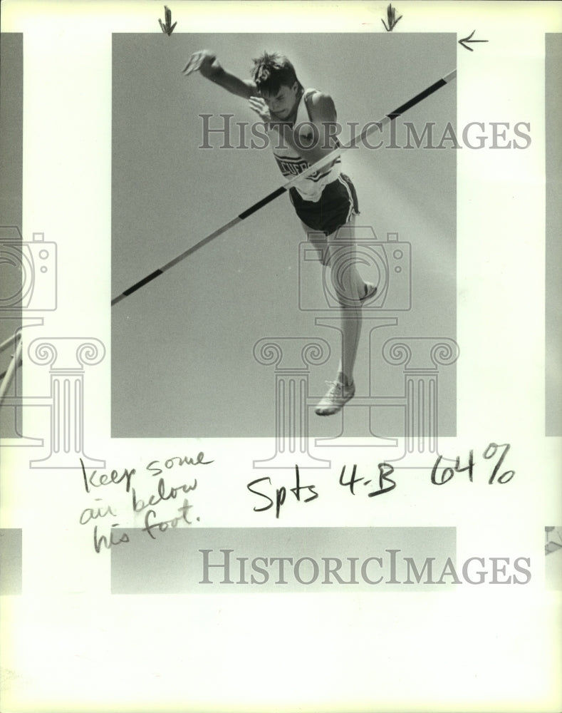 1989 Press Photo Brandon Blain, Cuero High School Track Pole Vaulter - sas08221- Historic Images