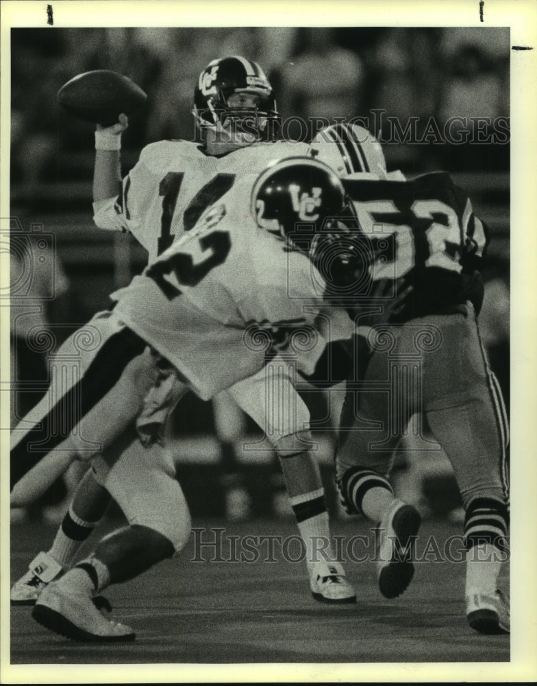 1985 Press Photo Churchill and Highlands High School Football Players at Game- Historic Images