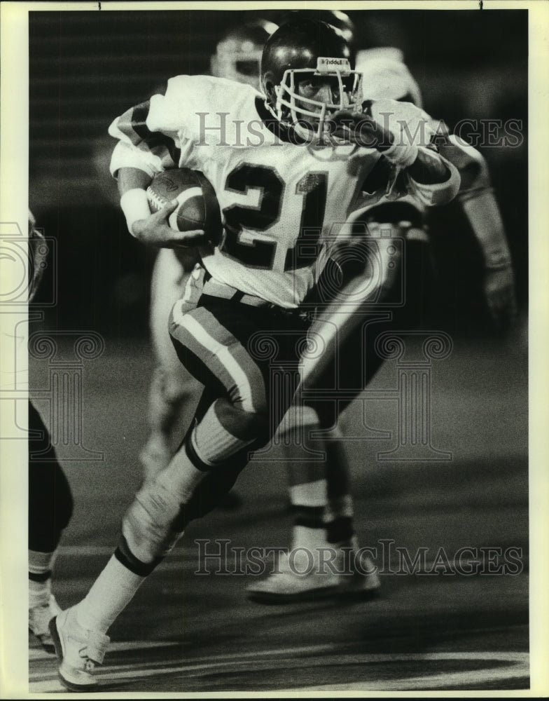 1985 Press Photo Alex Aguirre, Hallandale High School Football Player at Game- Historic Images