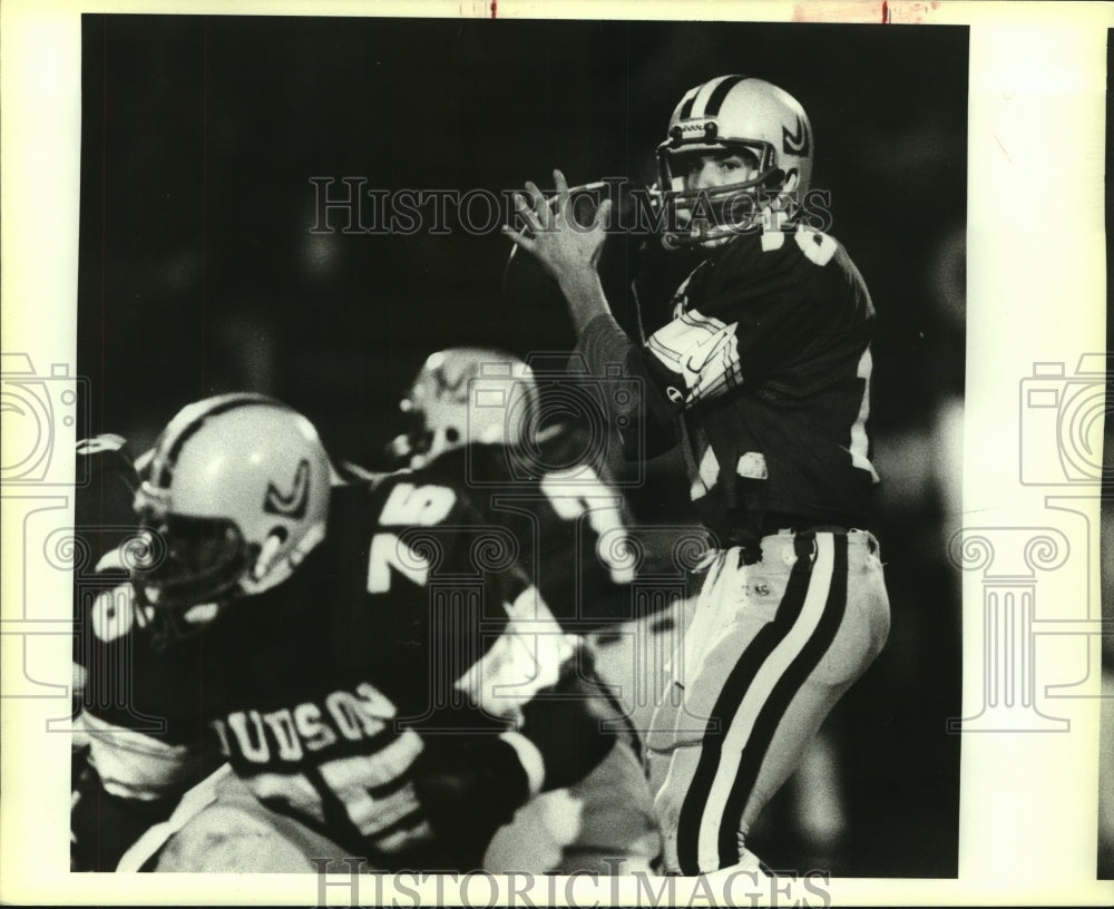 1984 Press Photo Judson High football quarterback Steward Perez vs. Holmes- Historic Images