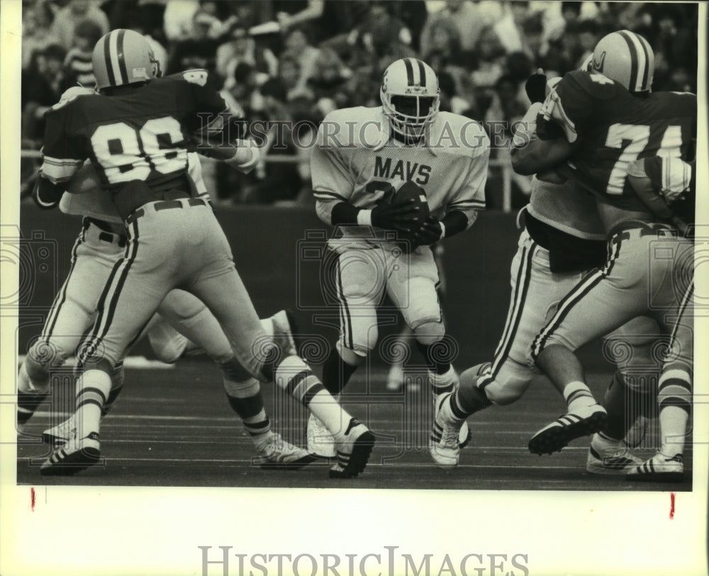1984 Press Photo Mitch Price, Madison Mavs High school Football Player at Game- Historic Images