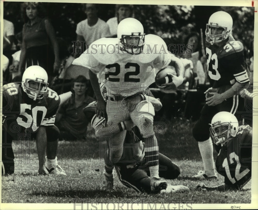 1983 Press Photo Larry Leitha, Center Point High School Football Player at Game- Historic Images