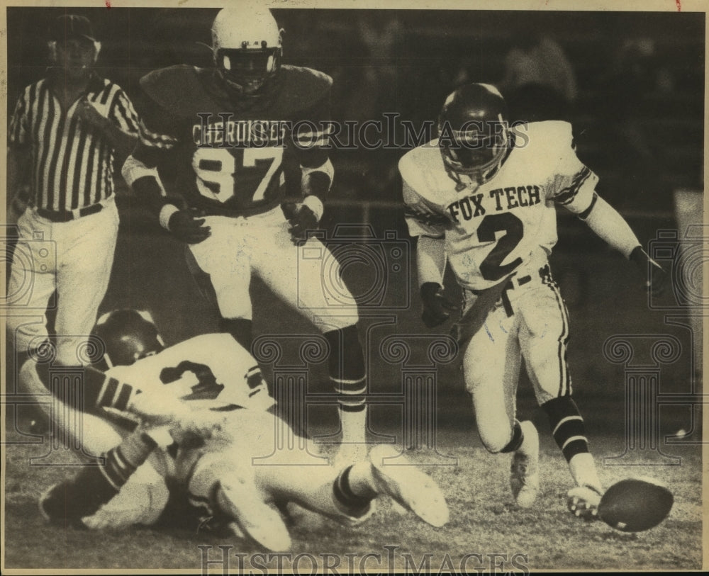 1982 Press Photo Fox Tech and Sam Houston High School Football Players at Game- Historic Images