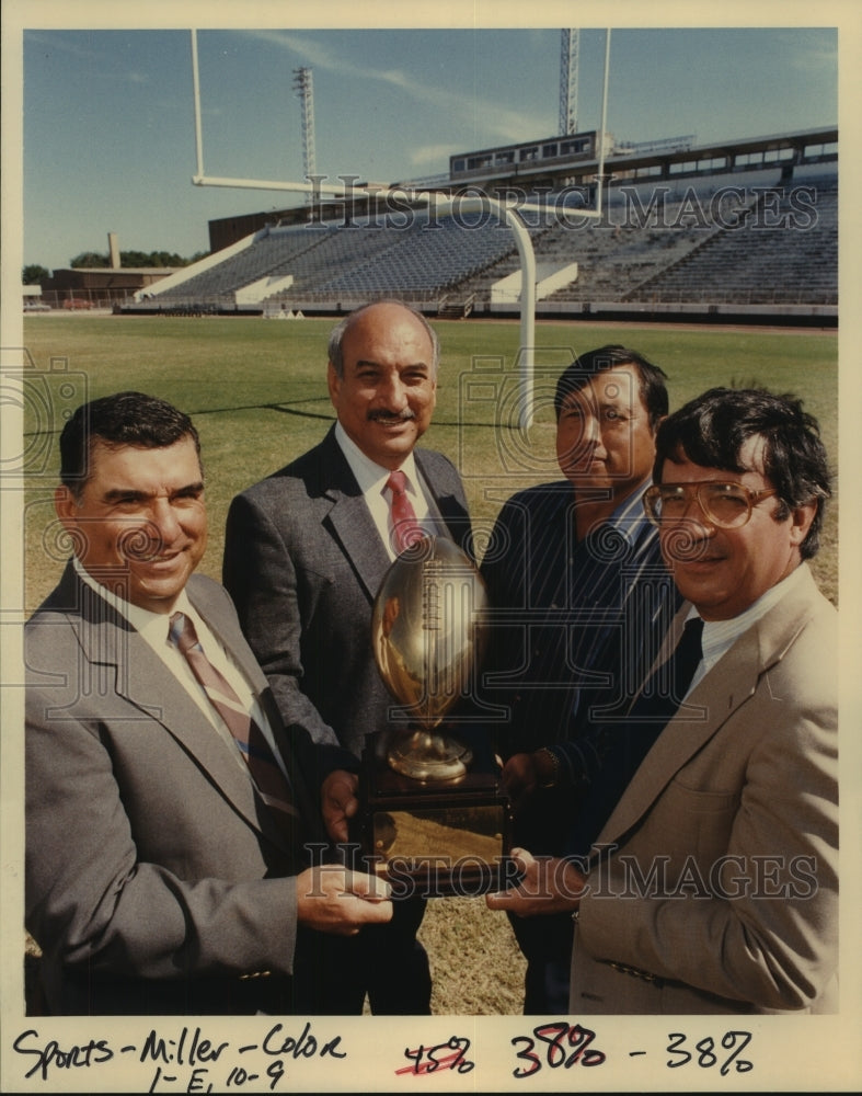 1990 Press Photo Corpus Miller High School State Football Champions of 1960- Historic Images